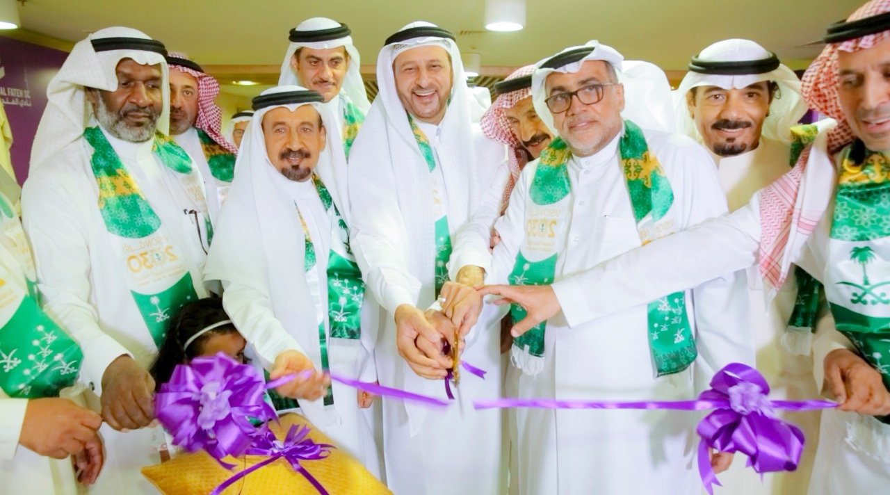 عبدالعزيز المبرزي في يوم الوطنلوحات تشكيلية تنبض بالوطنية