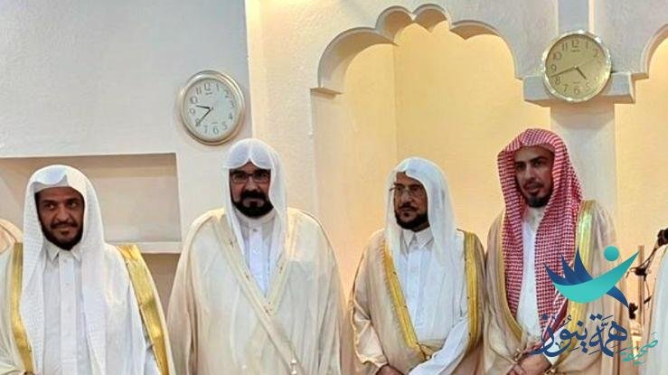 معالي وزير الشؤون الاسلامية يدشن موقع مسجد الشيخ ابوبكر التاريخي في حساب اسرة الشيخ ابوبكر خلال زيارة معالية للمسجد وللمدرسة الشرعية بالأحساء )