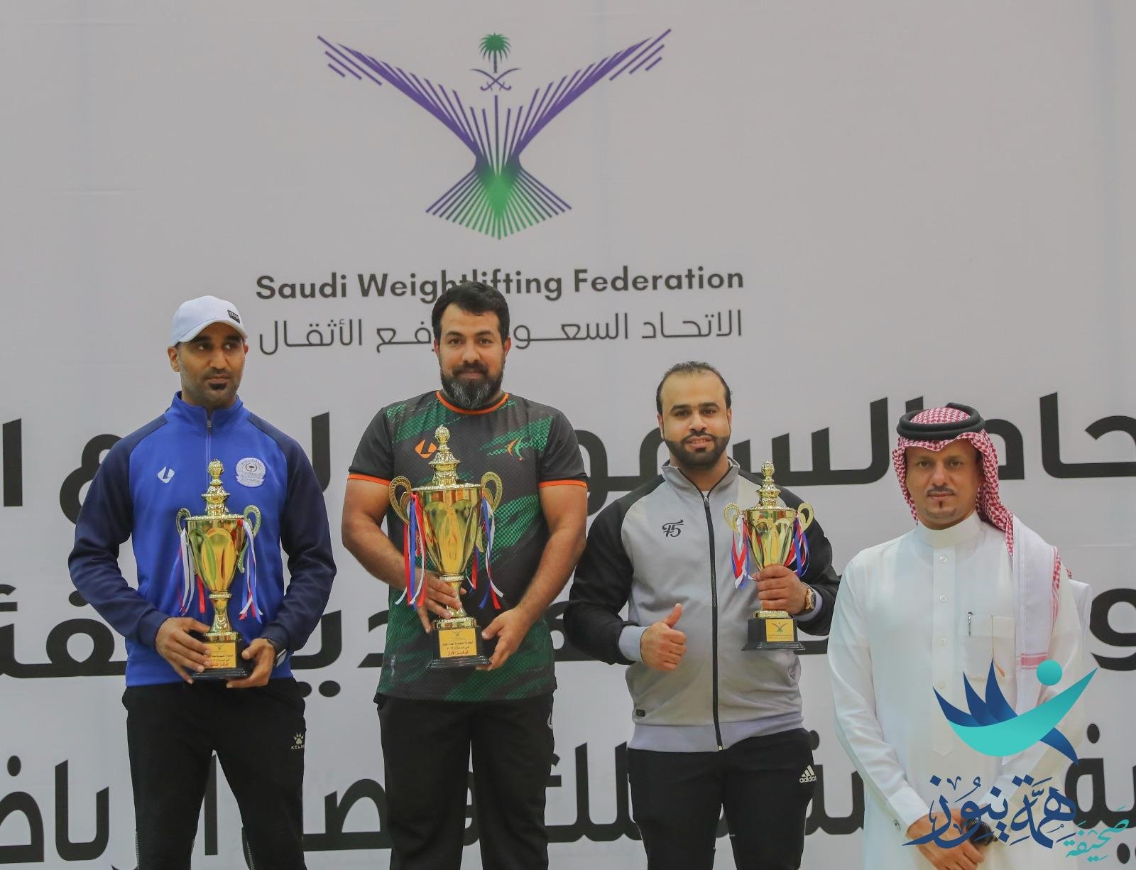 رباعو النور يخطفون كأس البطولة التمهيدية للكبار لرفع الاثقال