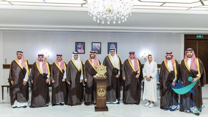 استقبل صاحب السمو الملكي الأمير سعود بن بندر بن عبدالعزيز نائب أمير الشرقية في مكتب سموه بديوان الإمارة اليوم الإثنين، رئيس نادي القادسية الأستاذ بدر الرزيزاء، يرافقه عدد من قيادات النادي .