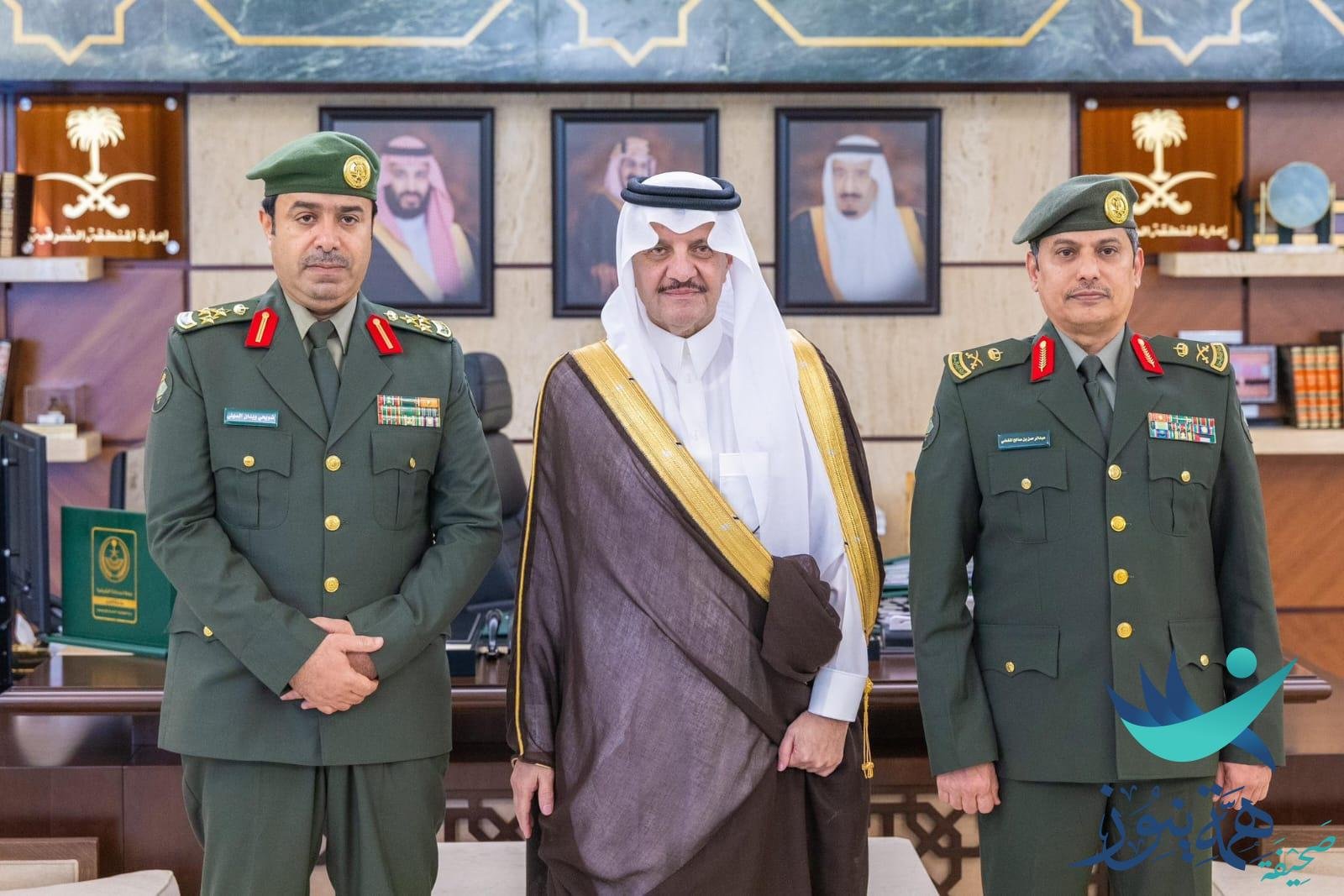 أمير الشرقية يقلد مدير جوازات جسر الملك فهد لحيان رتبته الجديدة “عميد”